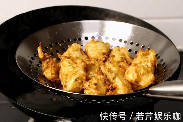 炸丸子|炸萝卜丸子,用面粉必不可少,再多放三样,酥脆可口,一盘不够吃
