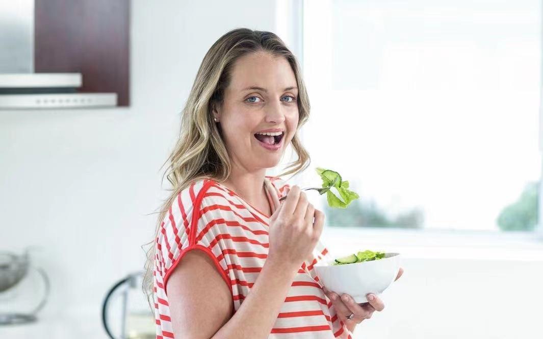 食物|孕期不能吃酱油,不能喝奶茶?一些饮食谣言,专坑孕妇