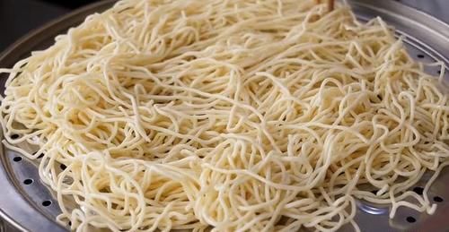 面条别煮着吃了，教你一个做法，我家一周能吃上6回，比肉还香