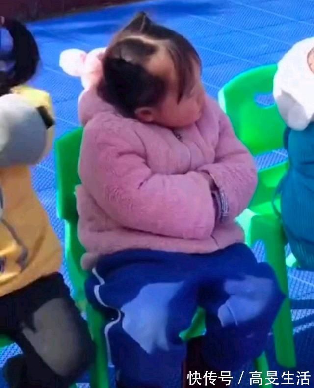 小宝宝|幼儿园过出养老院的气质,这些孩子深得老人的精髓,网友:笑死了