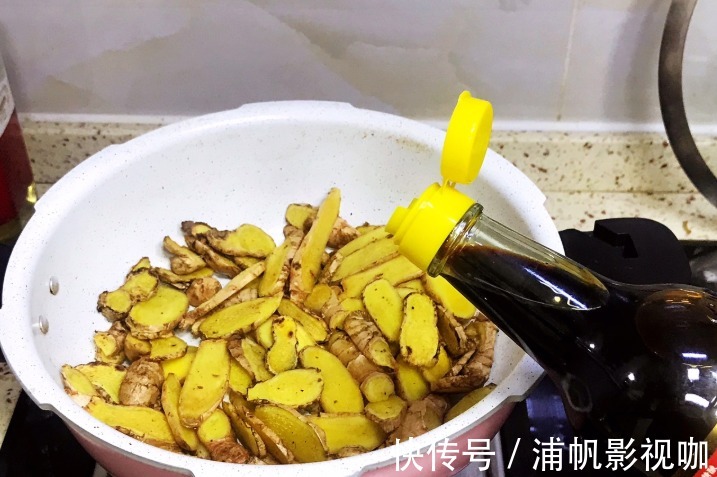 猪脚|猪身上这个“宝贝”,跟鸡蛋一起吃,从此告别手脚冰冷,记得多吃