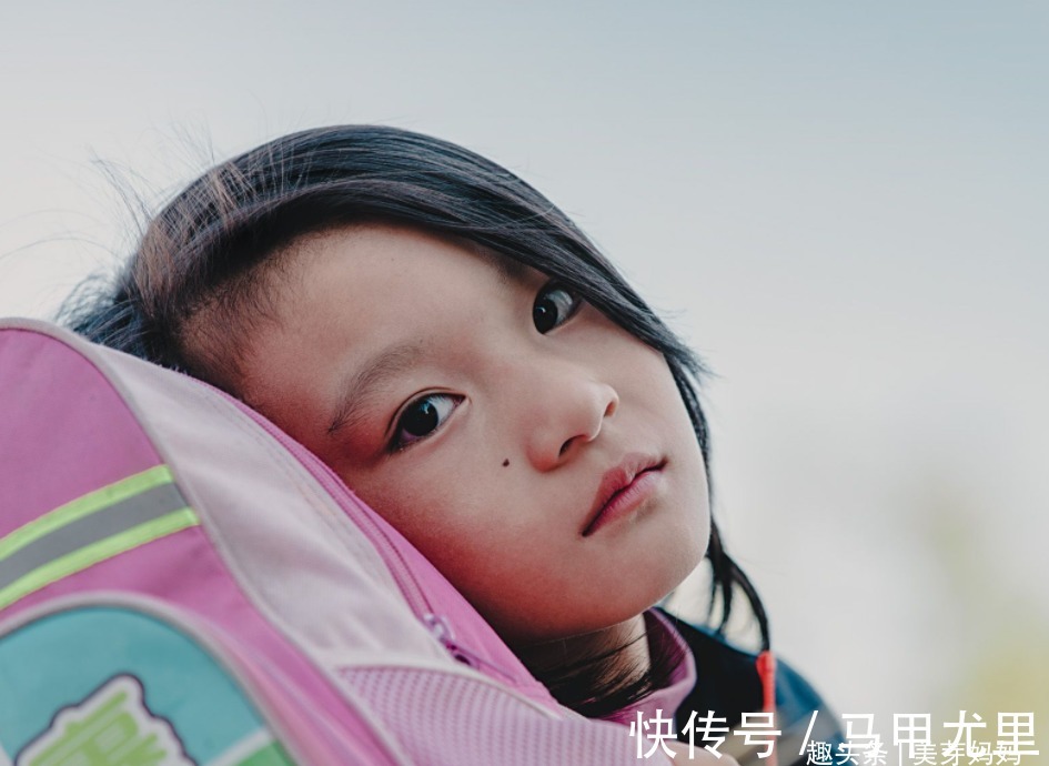 一番话|12岁男孩参加妈妈二婚典礼,一番话感动全场,妈妈哭成泪人