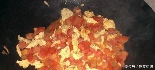 番茄炒蛋|难怪饭店的西红柿炒蛋那么好吃,原来多加了一勺它,两碗米不够吃