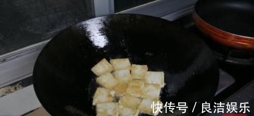 白菜炖豆腐原来有窍门，大厨教你几个技巧，上桌连汤汁都不剩