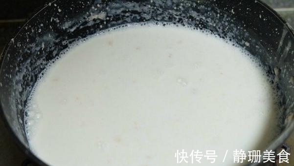牛奶|5分钟熬一碗早餐粥，坚果燕麦加牛奶，润肠排毒很给力