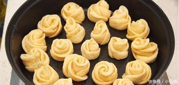 松软|不用烤箱,不加水,如此做也能做松软香甜的小面包,做一锅不够吃