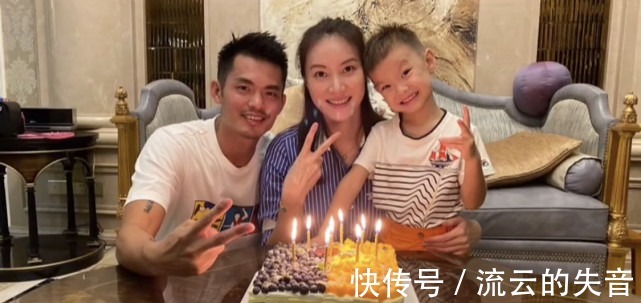 小羽|林丹陪家人过年亲自下厨,谢杏芳贴心为老公拍照,与婆婆相处融洽