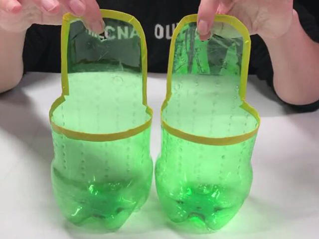 可乐瓶轻松改造一下，放在卫生间里特别实用，家家户户都用的到