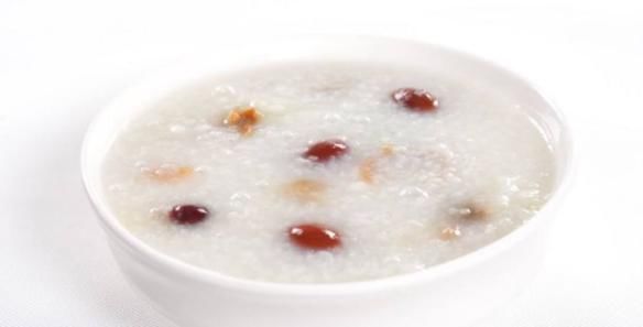 红枣加此物煮粥喝，补肝血，扩张血管，让女性拥有颗“强心脏”！