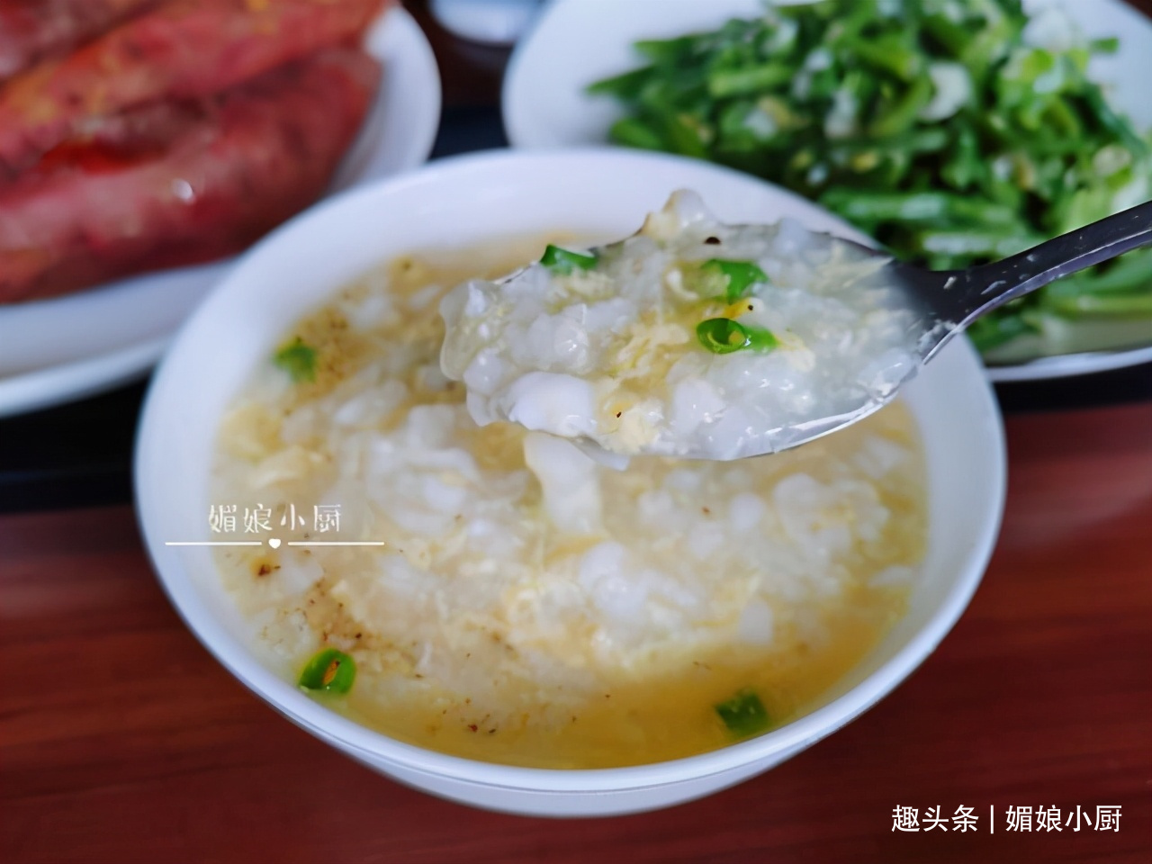 50岁阿姨复刻妈妈的早餐，咸味蛋花粥，蒜香缸豆，记忆里的家味道