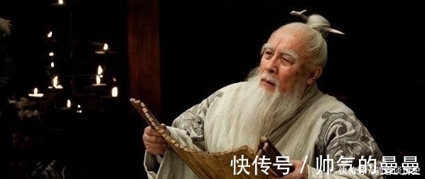 这句话@古人说“女子无才便是德”,其实下一句才是精华,可惜少有人知