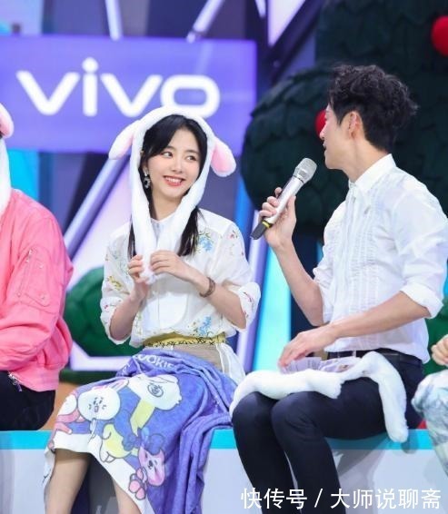 她終于被轟出快樂家族，何老師揮手告別，網(wǎng)友早該走了