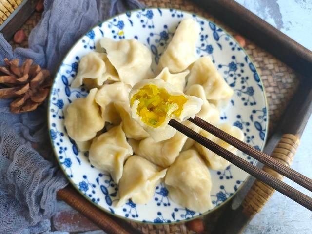 秋天，这菜再不吃就过季了，营养高味道好，5毛一斤，包饺子真香