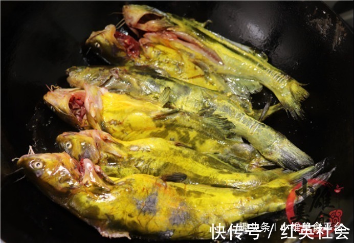 不管炖什么鱼，都不要放这“2种料味”，做不对鱼又腥又难喝