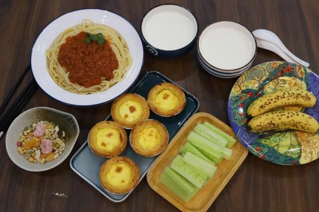 牛奶|初中生的早餐,一星期不重样,每天五六种,网友:这是亲妈