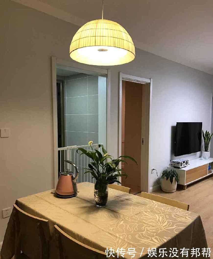 客餐厅|老婆硬要在厕所装“护栏”，客厅隔一间房，完工后惊了！谁见过