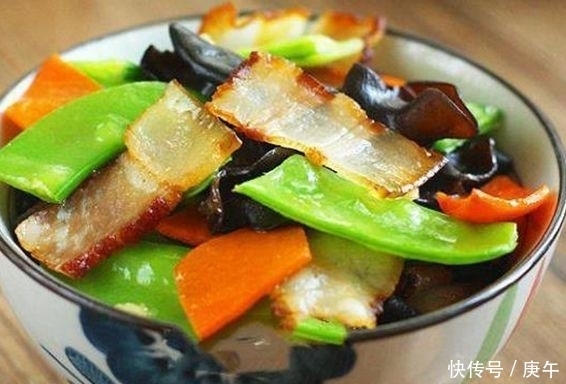 倒入|餐桌上备受欢迎的几道家常菜,简单美味,爽口下饭,好吃不油腻