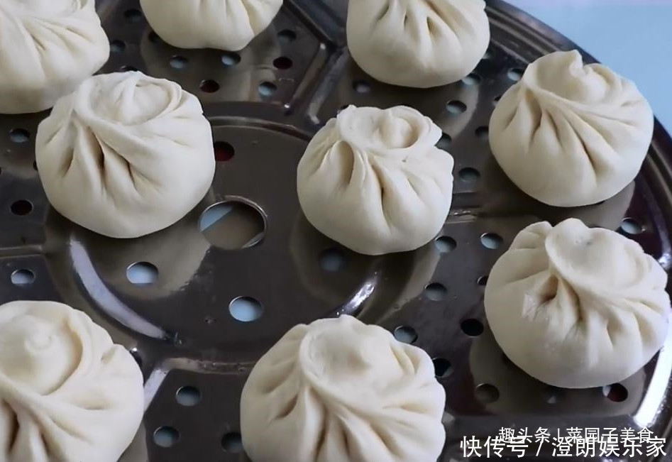  塌陷|蒸包子不要直接上锅就蒸，诀窍告诉你，包子个个松软不塌陷