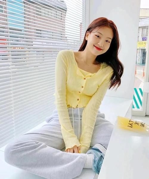 阔腿裤已经过时了，今年流行的是“云朵裤”，遮肉显瘦又时髦