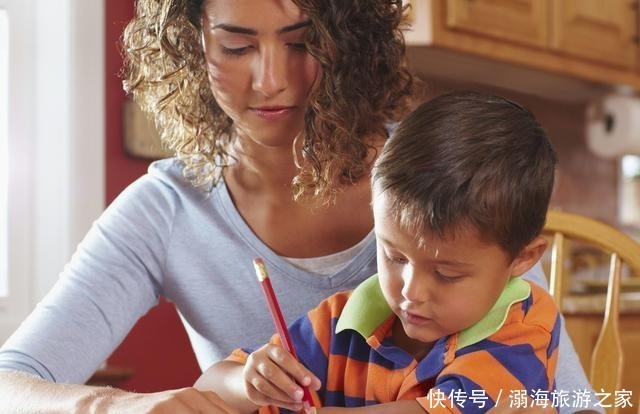 女同学|7岁女孩踩碎同学眼镜，妈妈却不当回事，直到看到发票才深感后悔