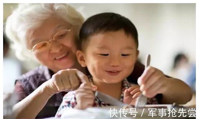 姥爷|过年去姥姥家还是奶奶家?听听孩子的回答,很现实也很清醒