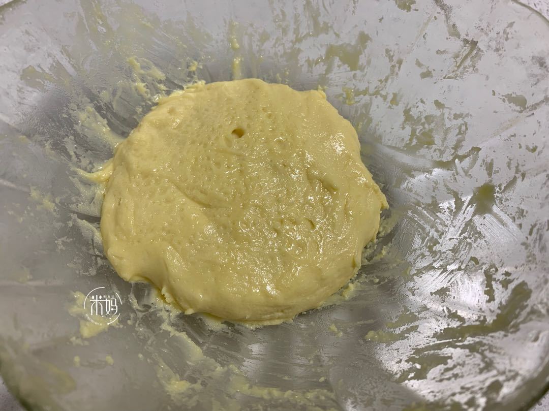 自从学会面粉这种做法，女儿隔三差五点名吃，缺点就是太酥太好吃