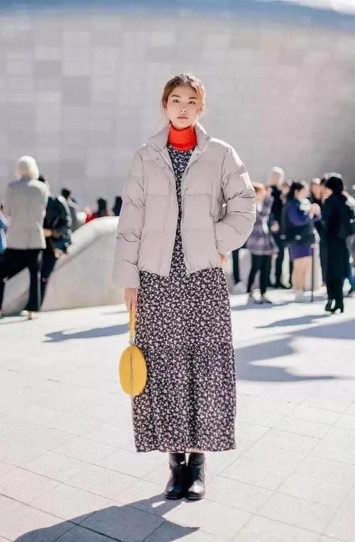 羽绒服烂大街还能穿出新花样！4个搭配奇招，美得与众不同！