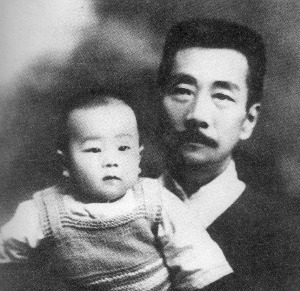 北大#鲁迅受邀去北大上课,一开口学生哄堂大笑,听了会后全体肃然起敬!