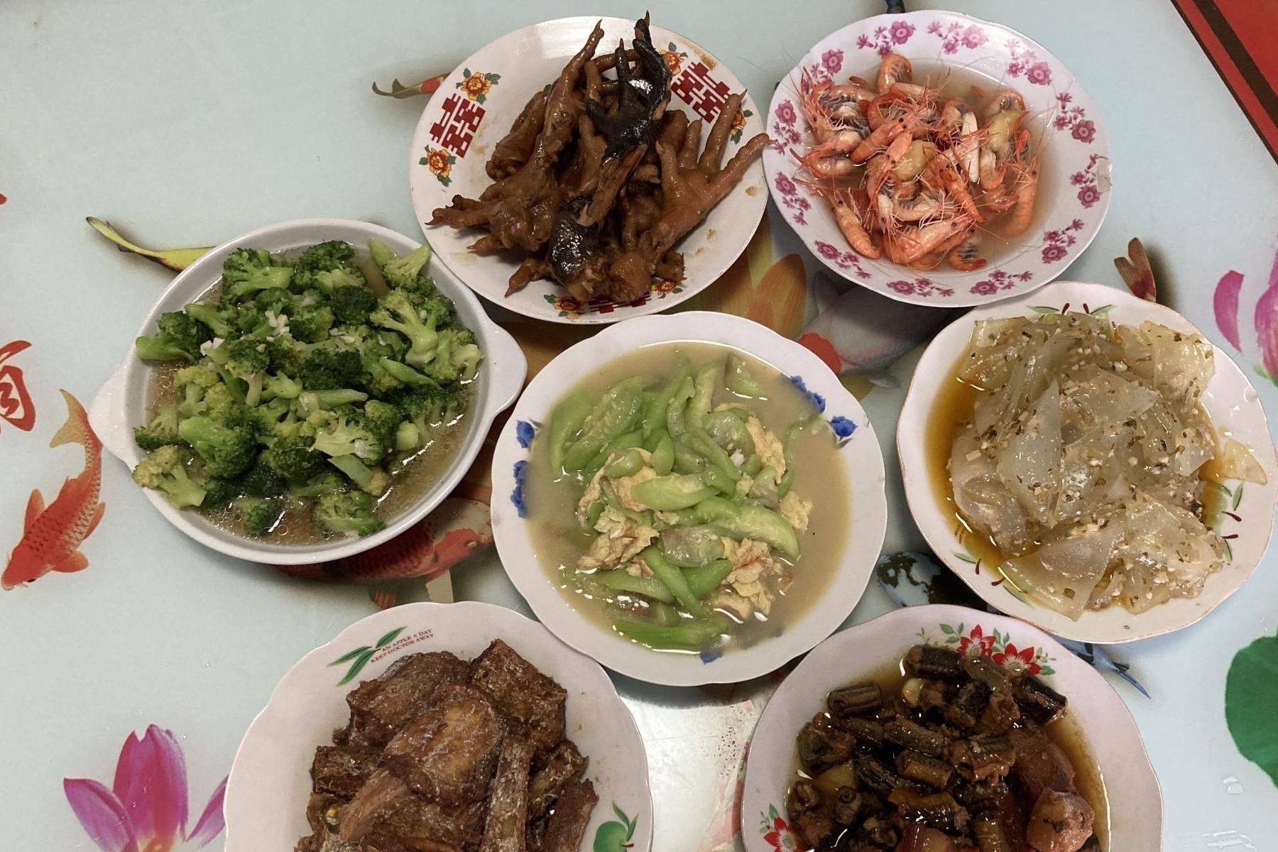 红烧|婆婆做的晚餐七菜一汤,天天吃到撑,网友:一个月的工资都吃光了