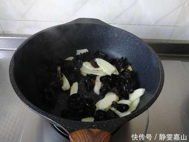 清洗干净|这东西,隔三差五吃,祛湿化痰又排毒,全家吃出好身体