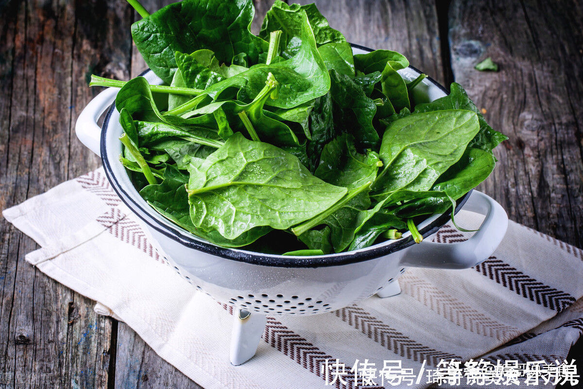 买菠菜时，要分清“圆叶”和“尖叶”，区别挺大，买错涩口不甜爽