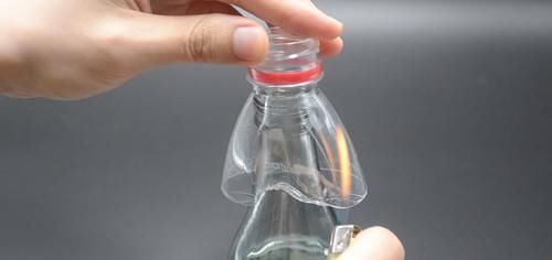 你家有废旧的塑料瓶吗?简单一改造放在厨房,一年能省下不少钱