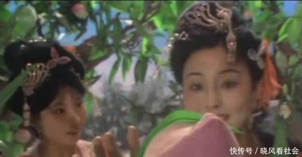 西游记|电视剧西游记中,为什么蟠桃孙悟空只咬一口就扔掉?原因让人心酸