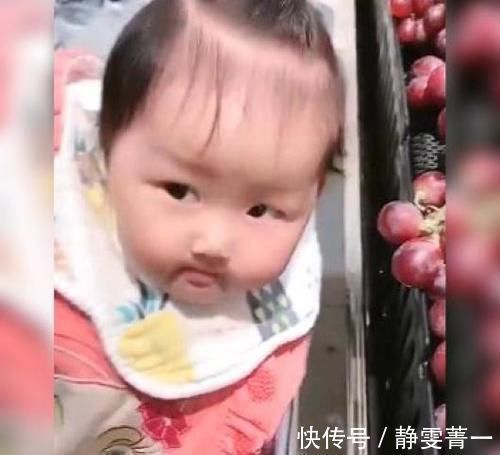 价签|具有“吃货潜质”的萌娃因逛超市的这个举动走红,网友:快给娃买