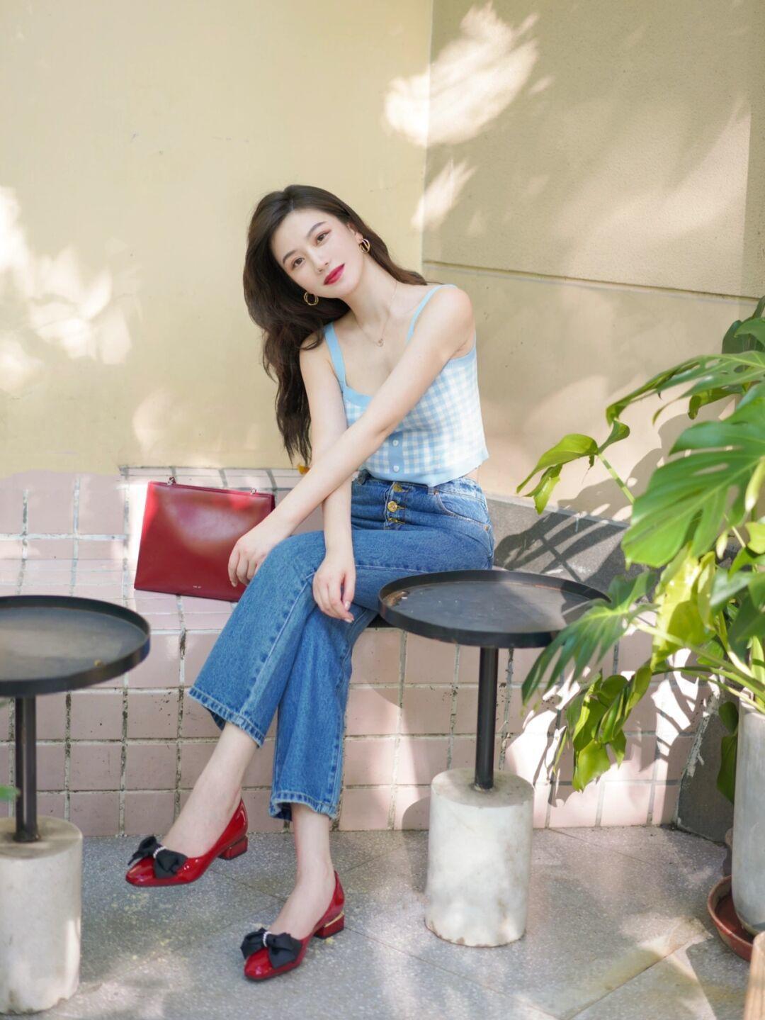 早秋|早秋这几条连衣裙一定不能错过,穿上成熟又有气质