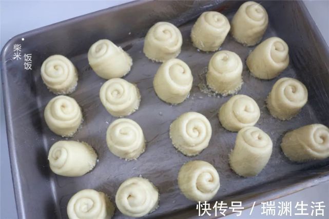 面包|想吃面包不用买，自己在家做很简单，香软拉丝，孩子喜欢