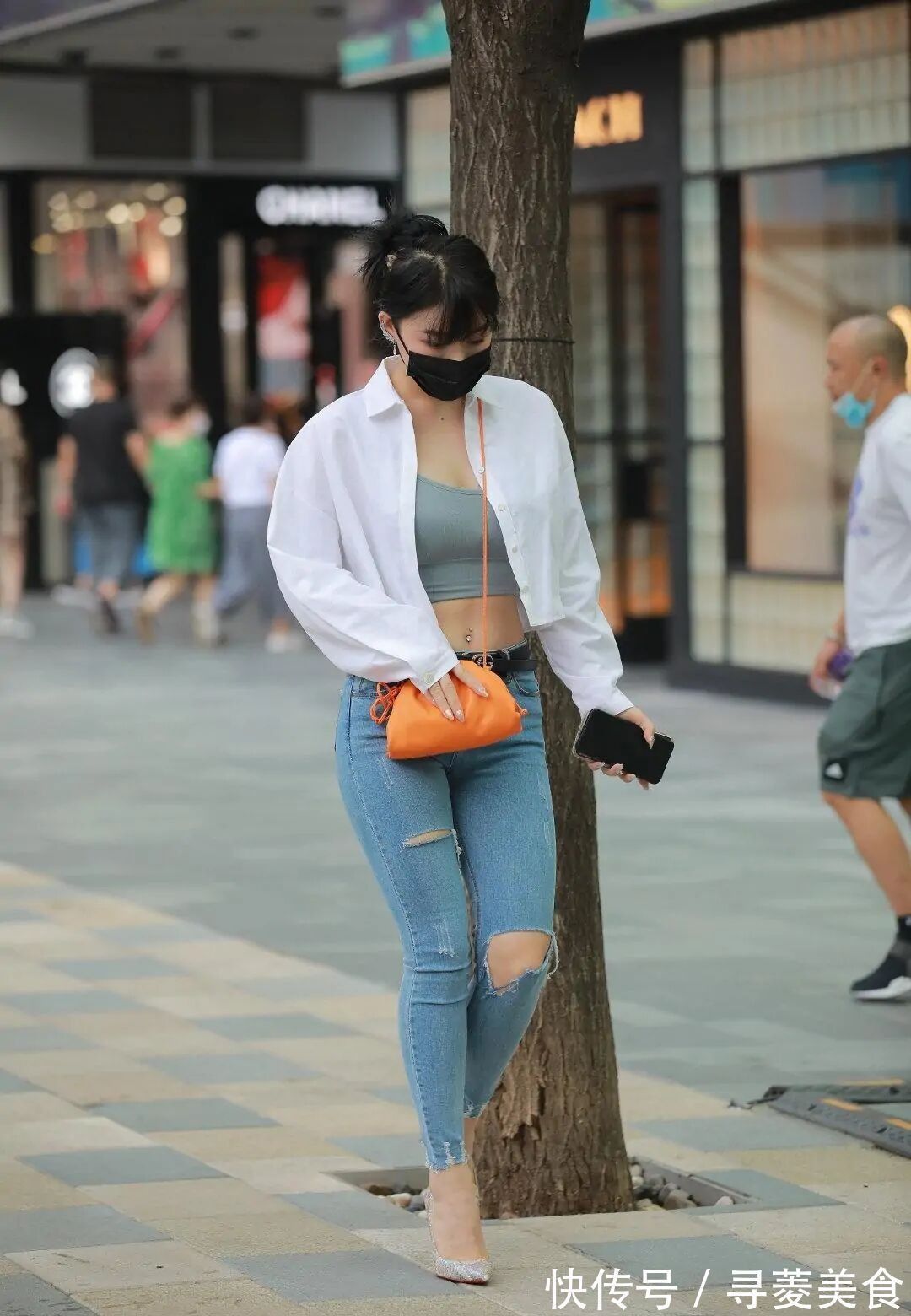 秋季 腿粗为何穿破洞裤?穿搭中的细节精髓,可能你还被蒙在鼓里