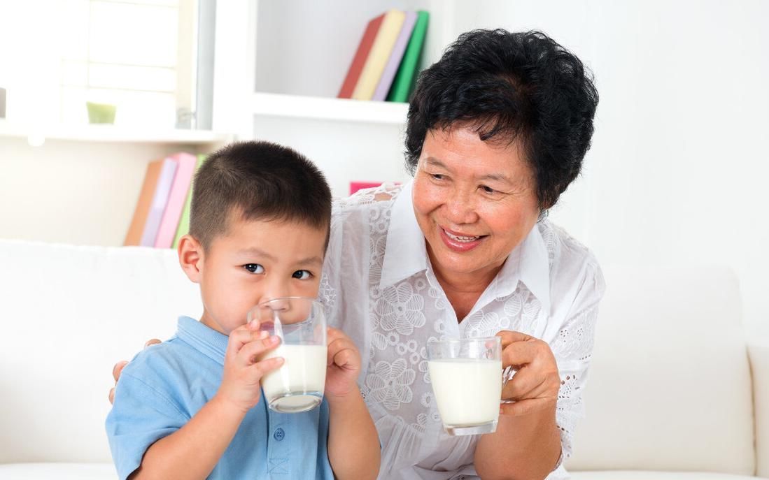 芝麻酱|霜降之后,孩子进入“猛长期”,多吃3物,补钙长个,比喝牛奶强