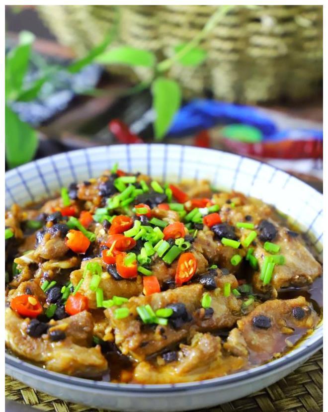 豆豉|排骨不煮不炖不炸,教你秘制做法,嫩滑多汁入味,好吃不上火