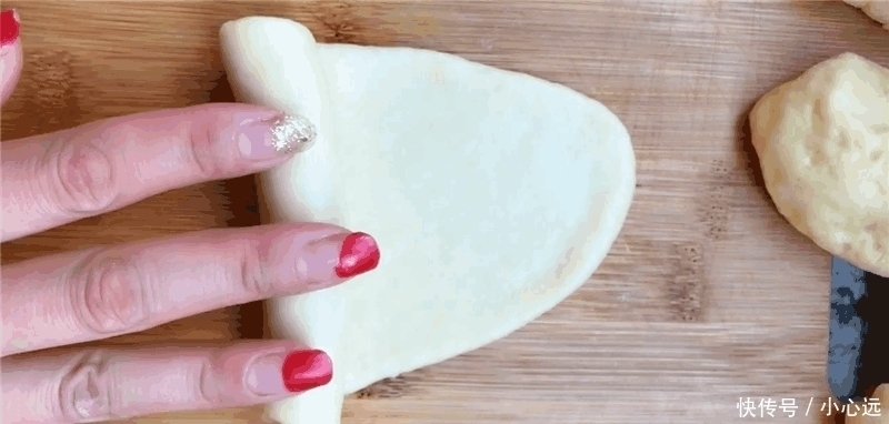 面食达人|电饭锅做早餐面包的配方, 比蒸馒头还香甜, 学会可以做给家人吃
