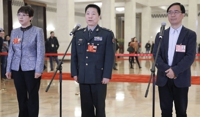 嘴角 杨利伟返航后再也没上太空,如今他的生活怎样了?国人看完泪目了