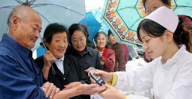 忌口|糖尿病人不能碰甜食告诫4种“升糖王”才最该忌口,别不自知