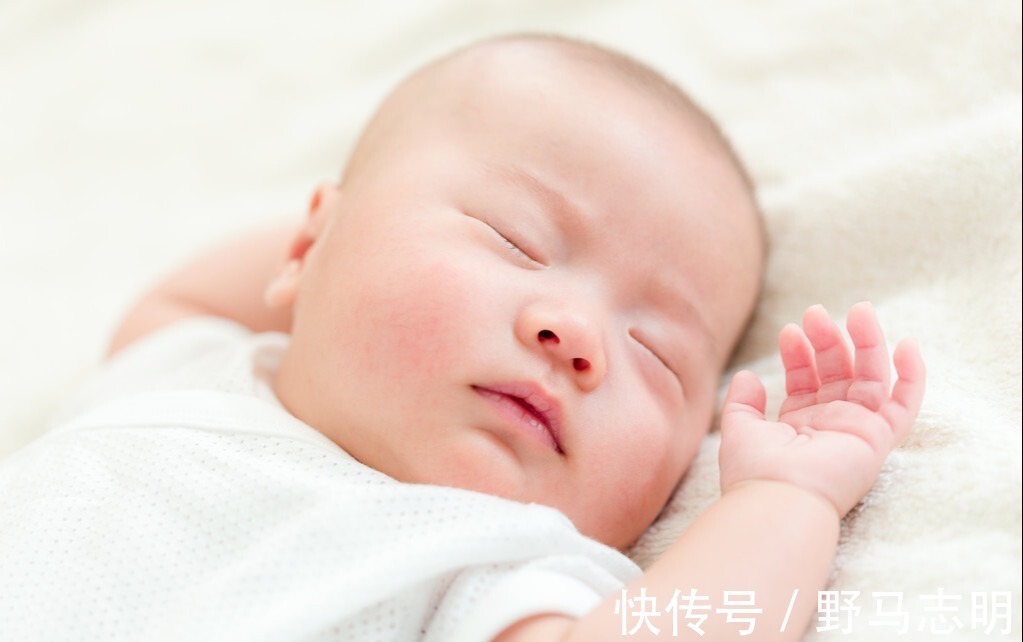 二氧化碳|新生儿睡姿采取什么方式好仰睡、侧睡、趴睡到底哪个才合适