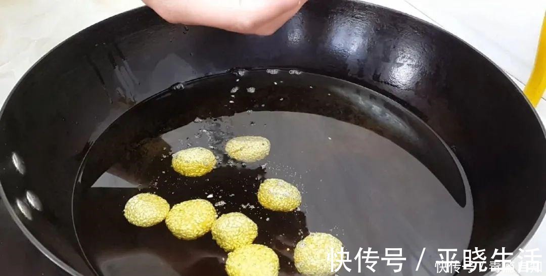 馒头|面粉别炸油条,不发面不用拷,外皮焦脆又香甜,比麻团面包都好吃