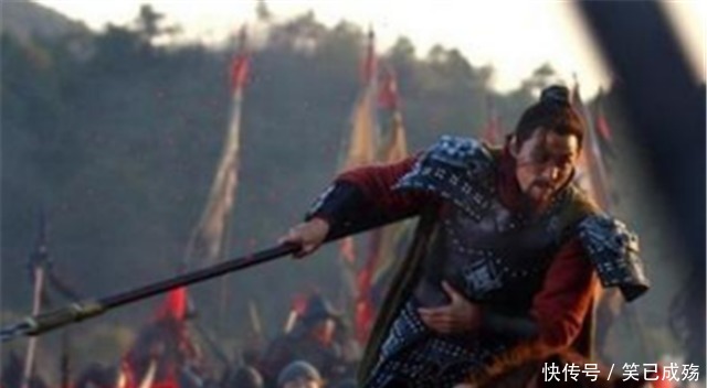 他先斩梁山4位好汉,再与梁山4将打平,最后被林冲一枪刺死!