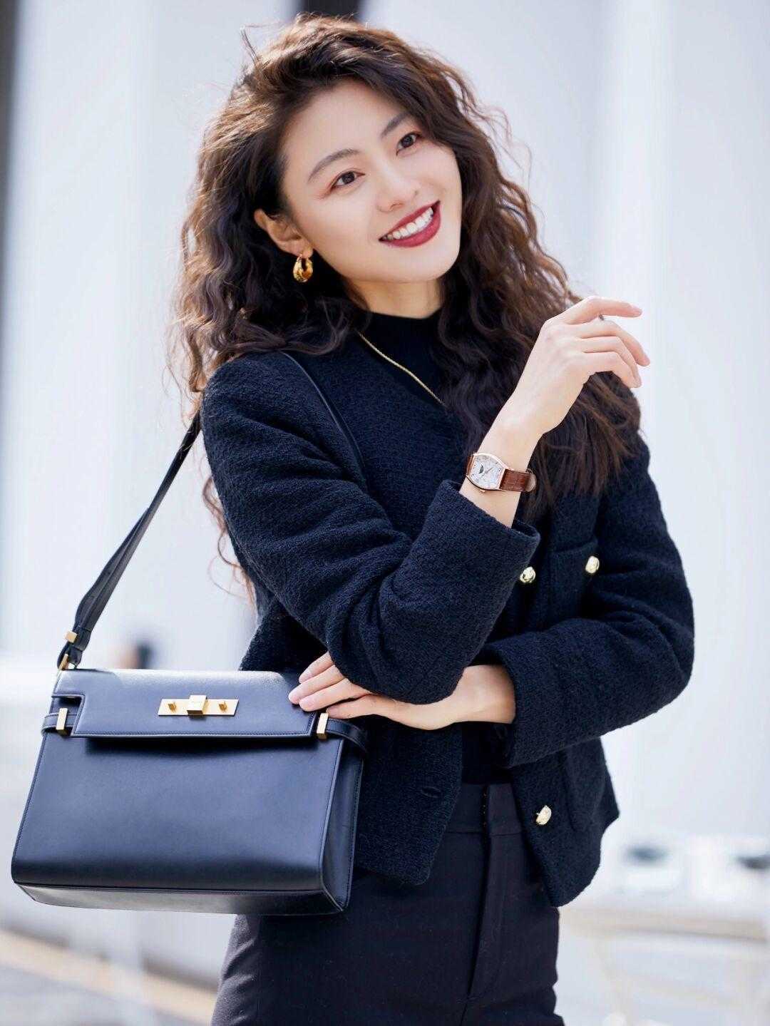 单品 适合早春的职场穿搭,这几种颜色稳重大气不挑人,咋穿都不出错