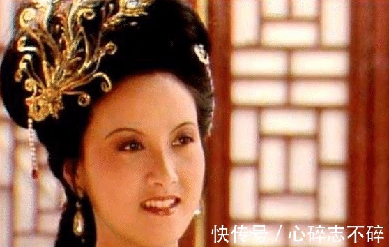 王熙凤$王熙凤如此精明,为何拿戏子取笑林黛玉她比宝玉更懂黛玉