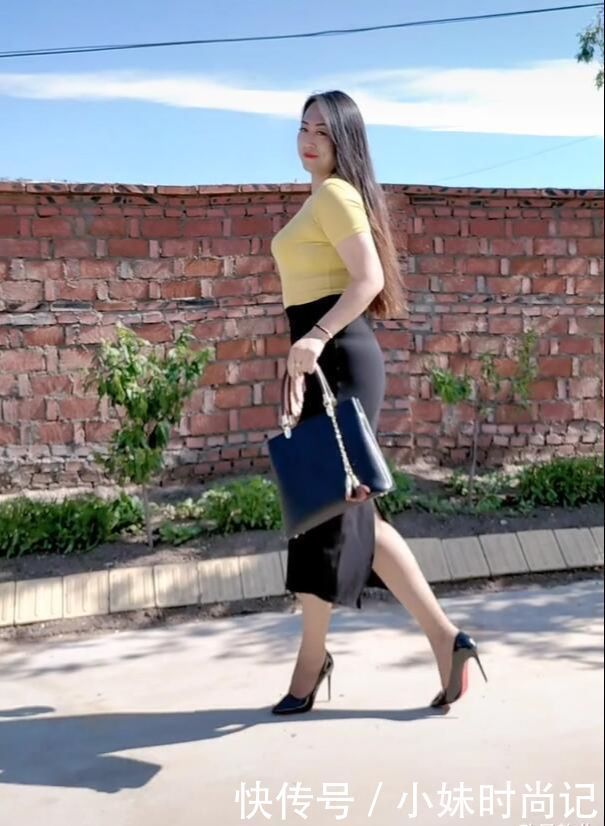 细节决定成败,微胖妹子穿搭紧凑,这种紧绷感看着太勒