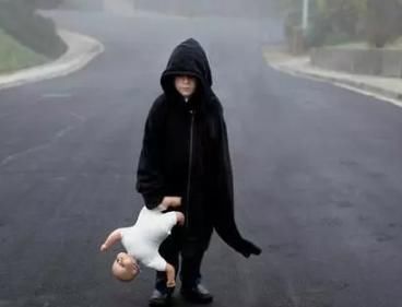 自闭症|他们不是内向,他们是真的病了,不要让天再“塌”第二次