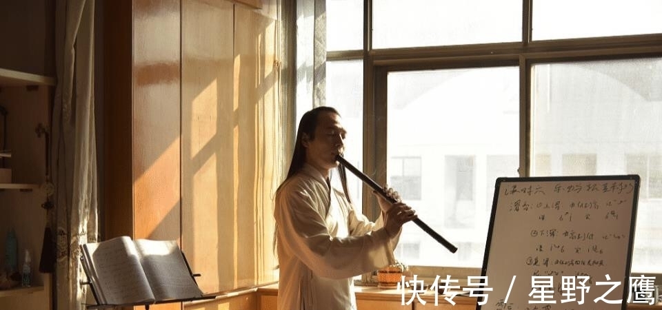 金少白|西安90后金少白，长发及腰，汉服加身10年，无视一路非议与嘲讽